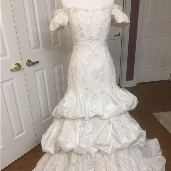 NWT Wedding Dress - Picture 2 of 8